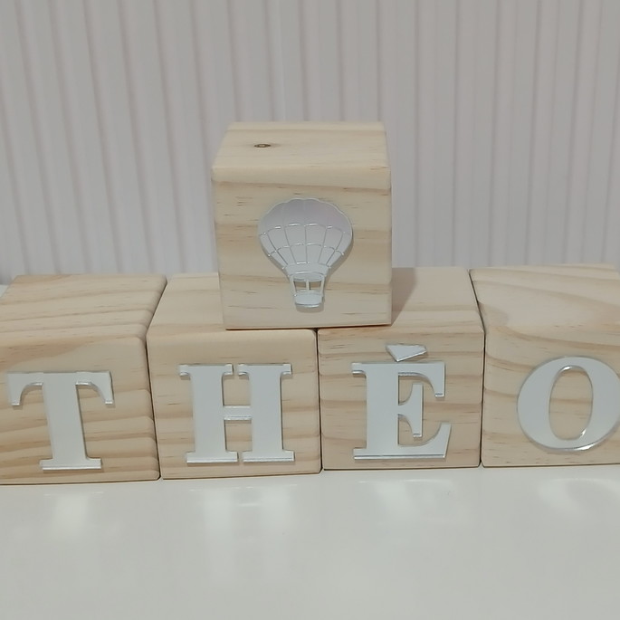 Imagem 2 - Cubos Pinus com Nome do Bebê