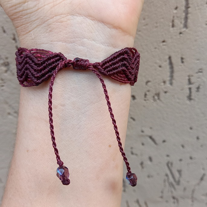 Imagem 1 - Pulseira Macramê com Cristais