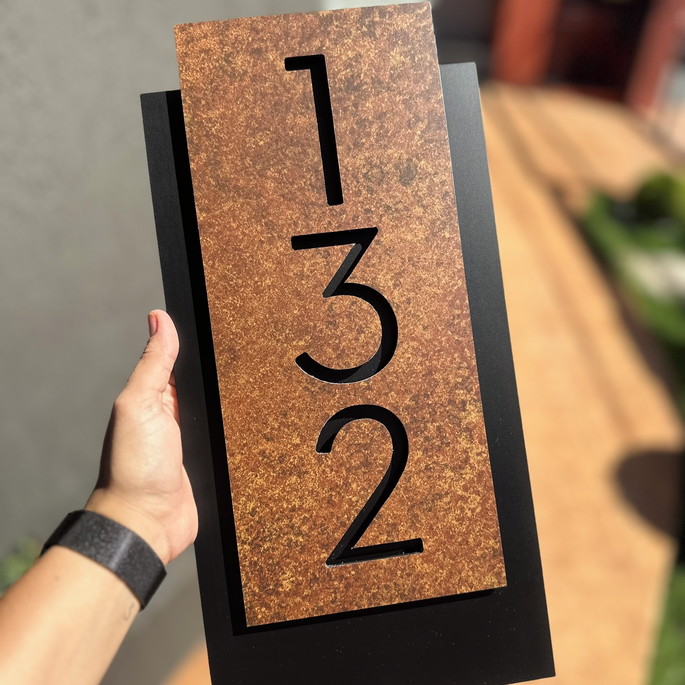 Imagem 2 - Número para Casa Acm com Acm Corten - 3 Dígitos 20x40