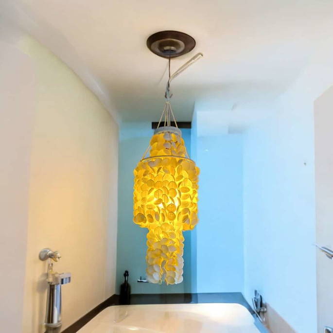 Imagem 2 - Lustre Pendente com Conchas