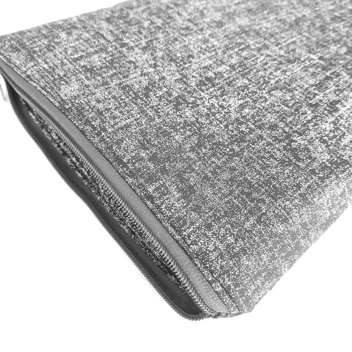 Imagem 2 - Capa Acolchoada com Zíper Porta Notebook Cinza *
