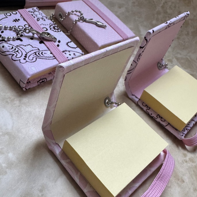 Imagem 4 - Kit com 4 Post It Chaveiro com Pingente