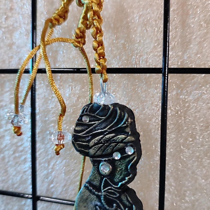 Imagem 4 - Chaveiro ? Mulher com Turbante com Macrame