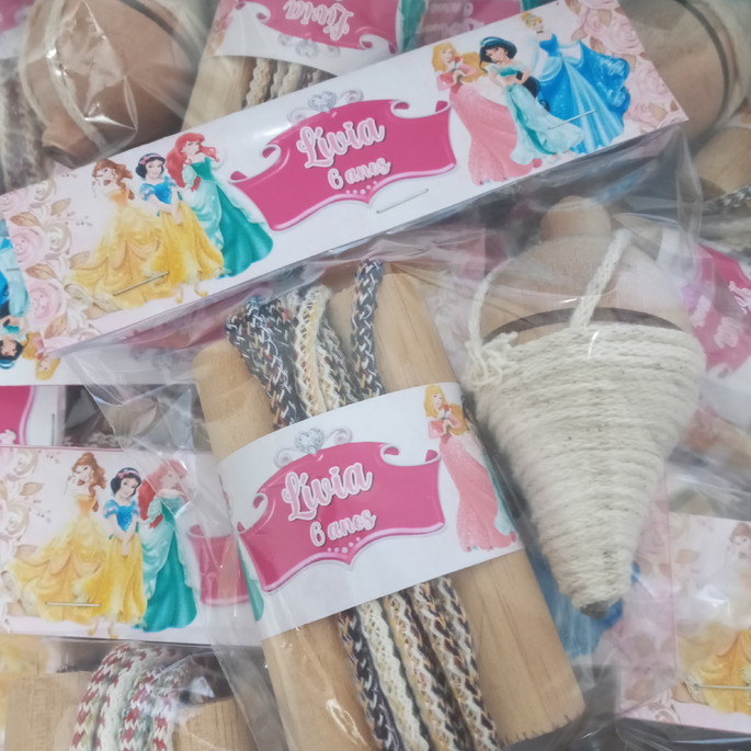 Imagem 2 - Kit Pião, Corda, Ioiô Princesas