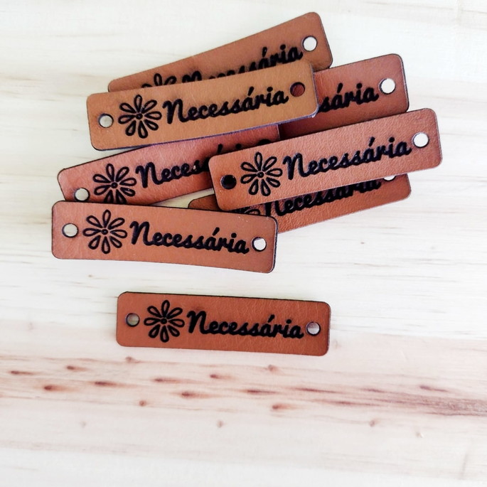 Imagem 2 - Etiqueta Personalizada de Couro Sintético - 1x2cm