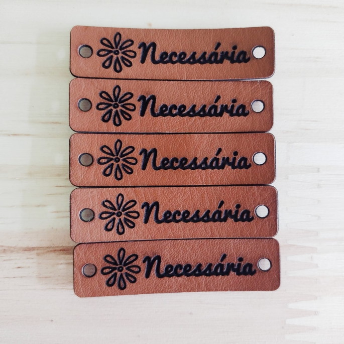 Imagem 1 - Etiqueta Personalizada de Couro Sintético - 1x2cm