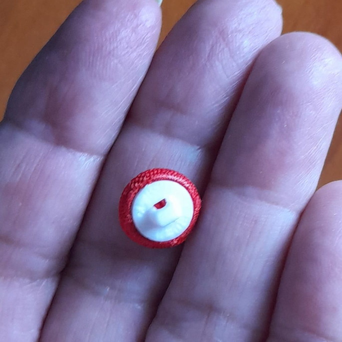 Imagem 4 - Kit com 70 Botoes Nº 12 Forrado com Tecido Vermelho