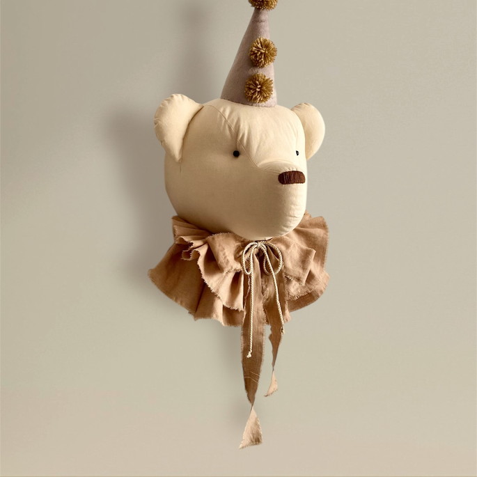 Imagem 5 - Cabeça de Urso com Chapéu Cone e Babado