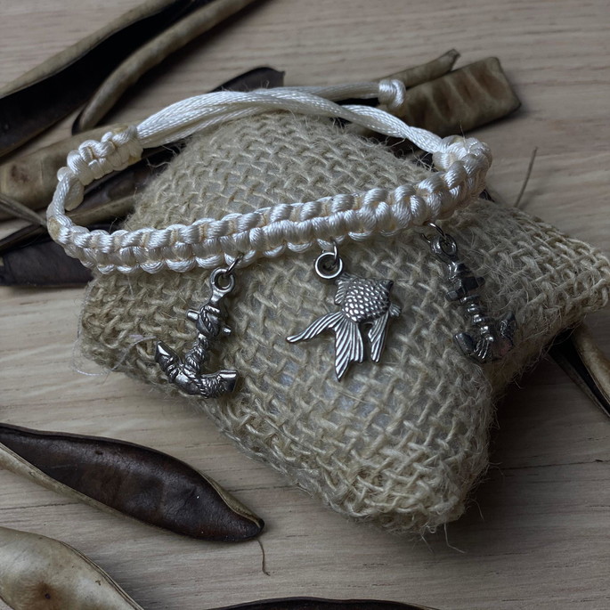Imagem 2 - Pulseira Macrame com Pingente
