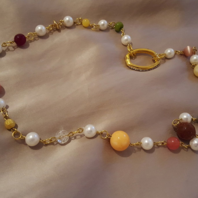 Imagem 3 - Colar Dourado de Pérolas e Pedras Naturais