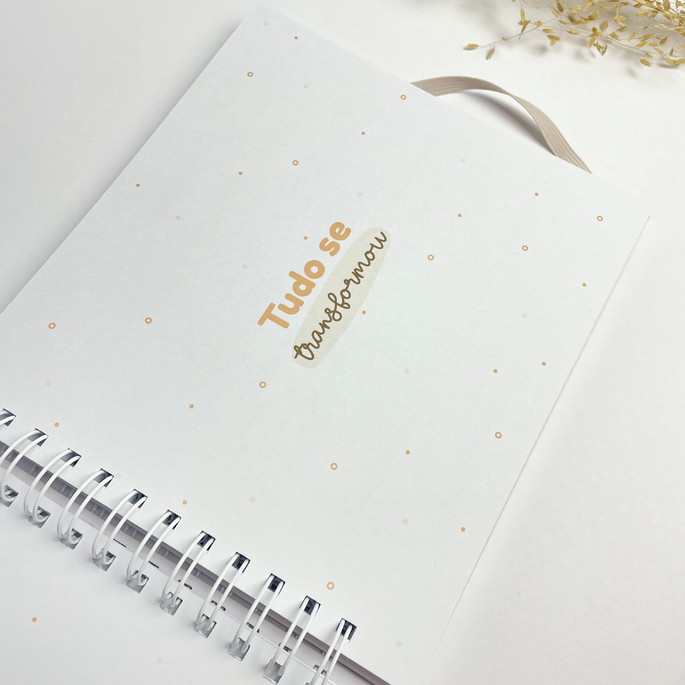 Imagem 3 - Livro do Bebê Personalizado | Xadrez Mostarda