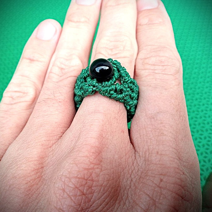 Imagem 1 - Anel de Macramê Verde com Pedra Ônix, Artesanal