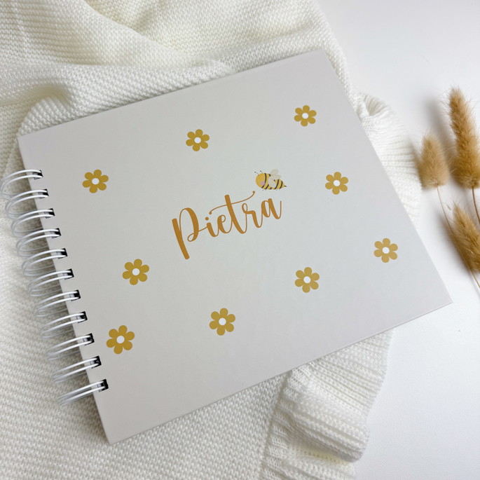 Imagem 2 - Livro do Bebê Personalizado | Florzinha e Abelha