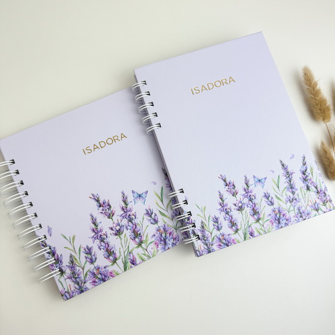 Imagem 1 - Kit Livro do Bebê + Caderneta de Vacina | Hotstamp Lavandas
