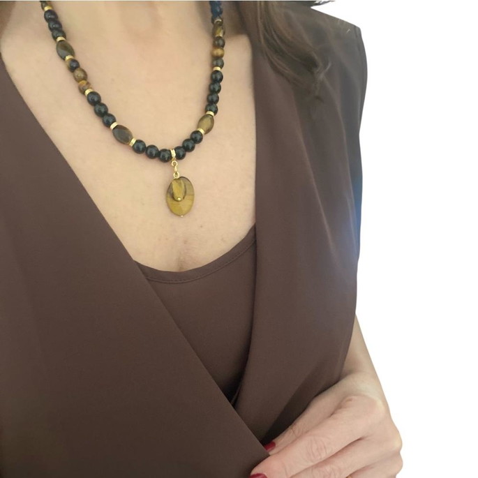 Imagem 3 - Choker Olho de Tigre com Ônix e Pingente Banhado a Ouro