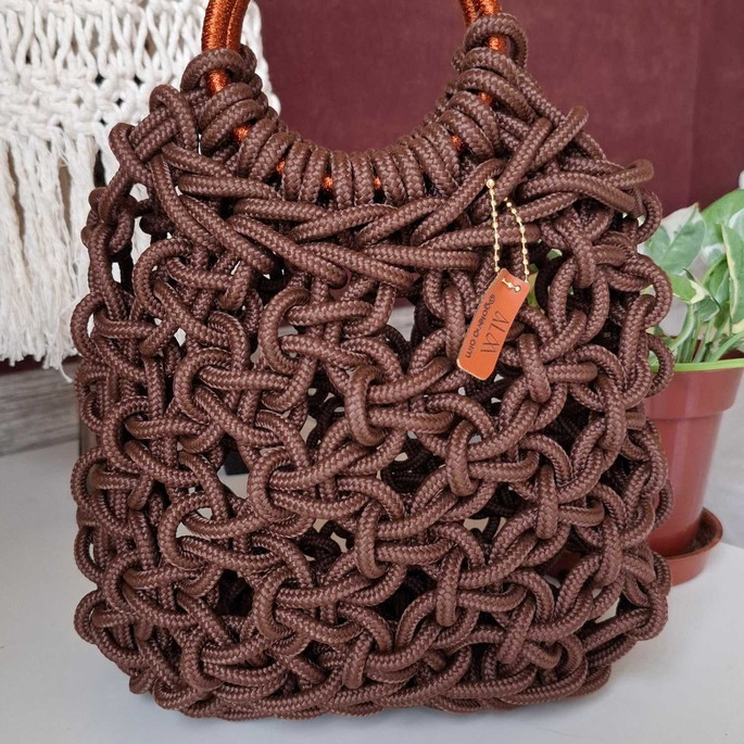 Imagem 2 - Bolsa em Macramê