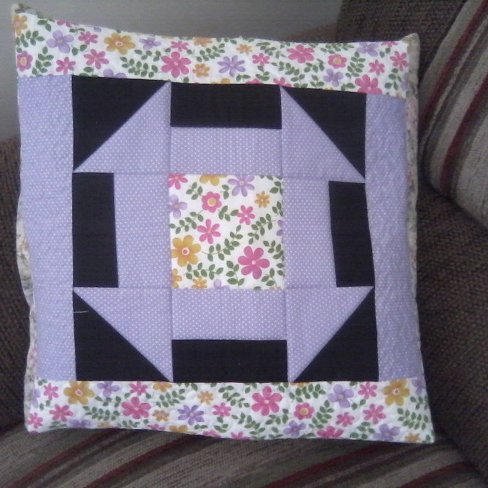 Imagem 2 - ALMOFADA EM PATCHWORK