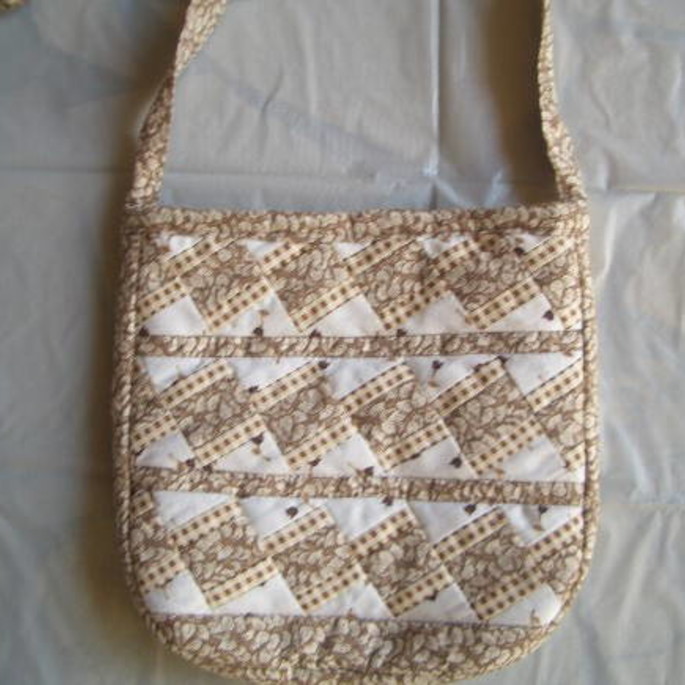 Imagem 1 - BOLSINHA EM PATCHWORK