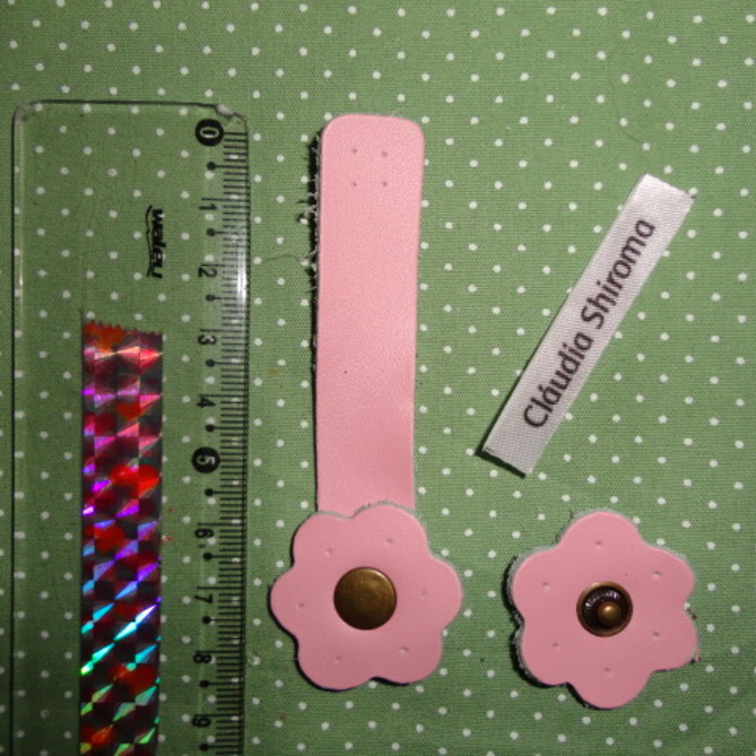 Imagem 2 - Fecho em couro flor