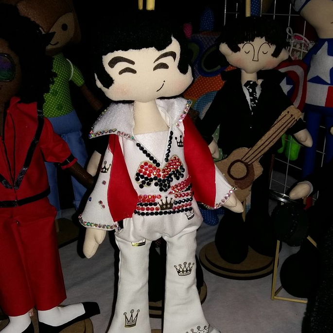 Imagem 2 - Boneco do Elvis