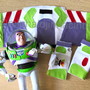 Imagem 1 - Asa e luvas do Buzz