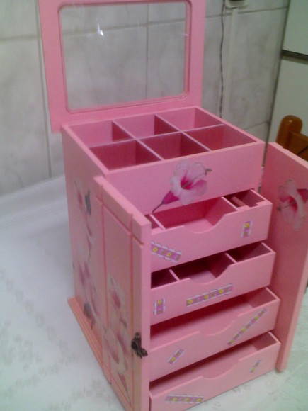 Porta Jóia Guarda Roupa rosa no Elo7 FELIZ FAZENDO ARTE COM ARTE (E02F6) Guarda Roupa Rosa ~ Porta Jóia Guarda Roupa rosa no Elo7 FELIZ FAZENDO ARTE COM ARTE (E02F6)