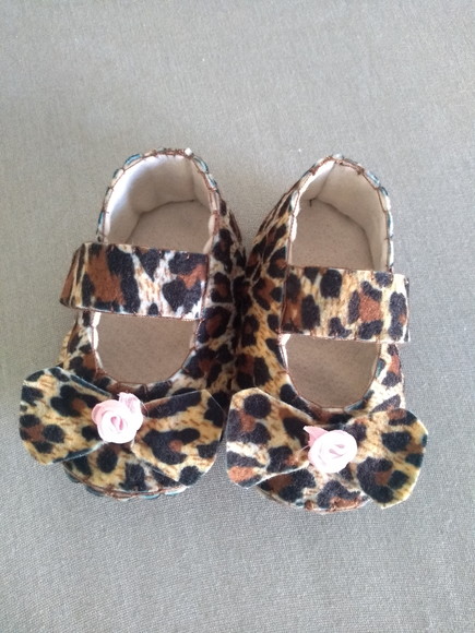 sapatinho de oncinha para bebe