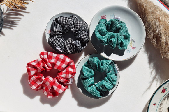 Em promoção! A Moda Xadrez Elástico De Cabelo Scrunchies Para As