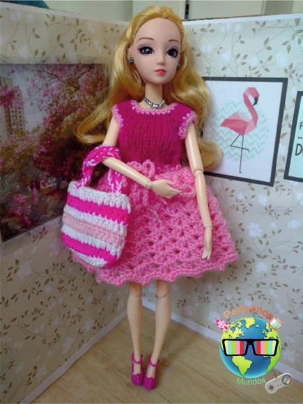 Roupa para barbie (Vestido com mochila e sapato)