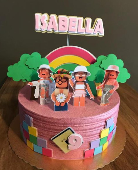 Cake topper Roblox para meninas 😍 bolo da @ketryn_cakes  👏🏻#bolorobloxmenina