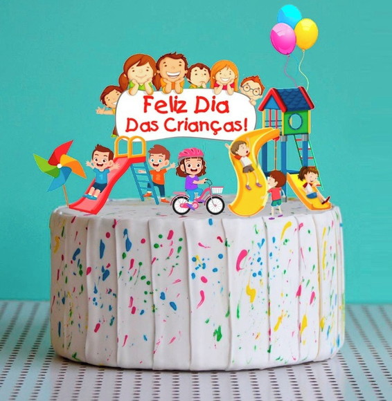 Crianças feliz corte aniversário bolo casa de jogo brinquedo