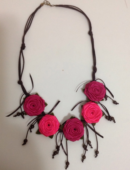 Maxi colar Sonia Tenorio Criarte Bijoux Elo7 Artesanato De Natal Em Feltro Com Moldes ~ Maxi colar Sonia Tenorio Criarte Bijoux Elo7