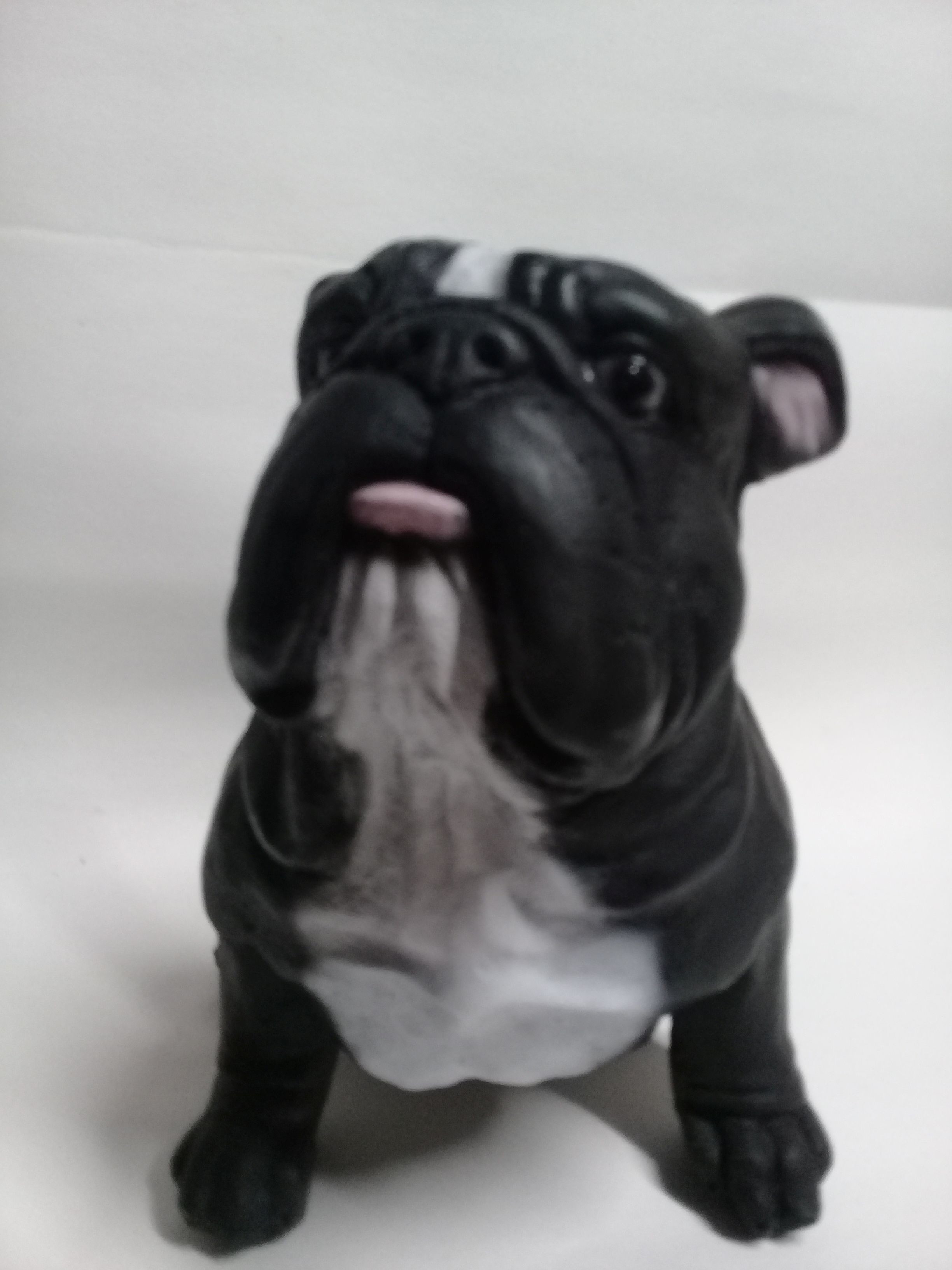 Cachorro Bulldog Ingles Branco E Preto Em Resina No Elo7 Artes
