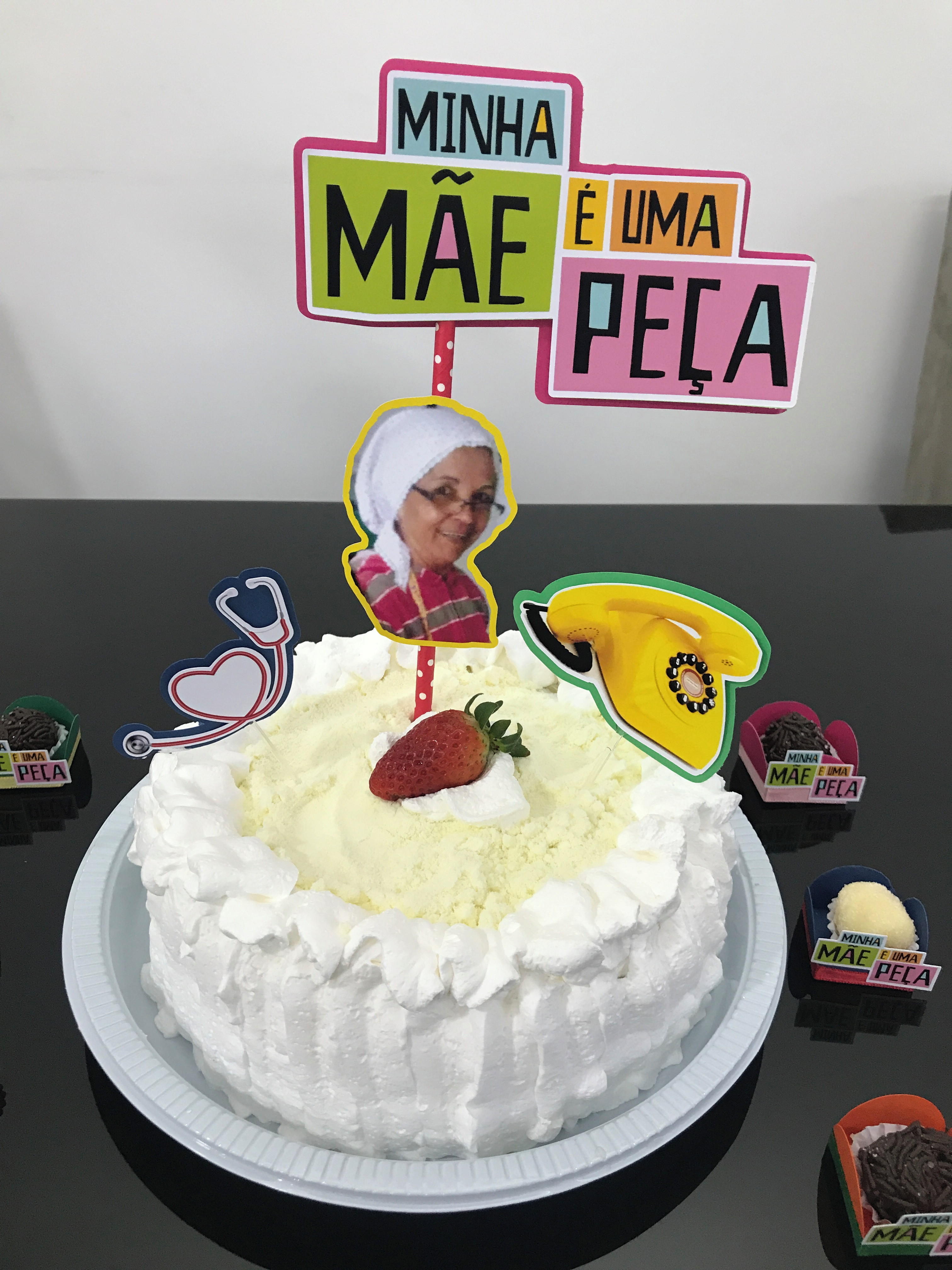 Kit Topo De Bolo E Forminhas Minha Mae E Uma Peca No Elo7 Monarcas Decoracoes 13af5c3
