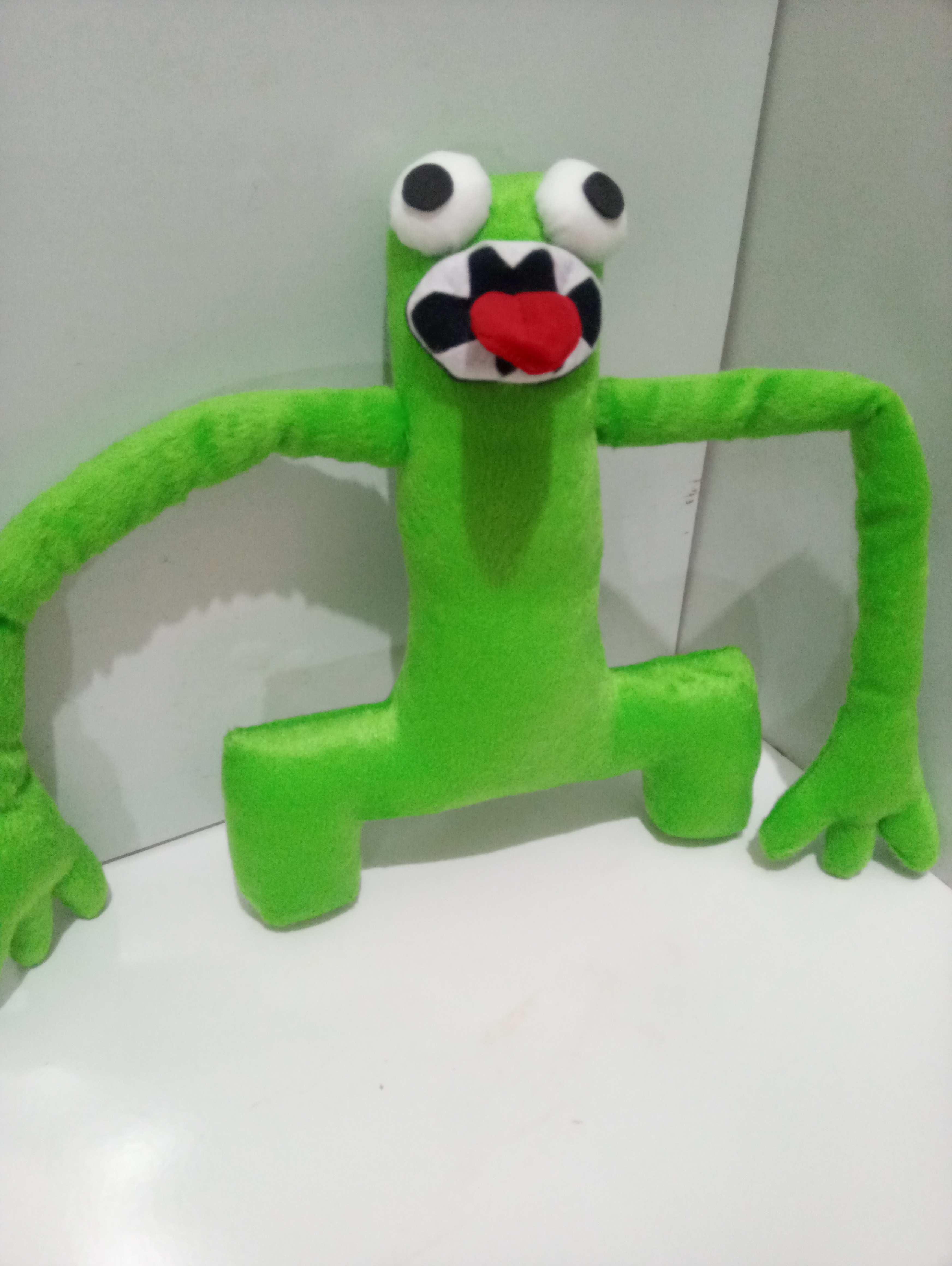 Green boneco de pelúcia Rainbow friends Roblox