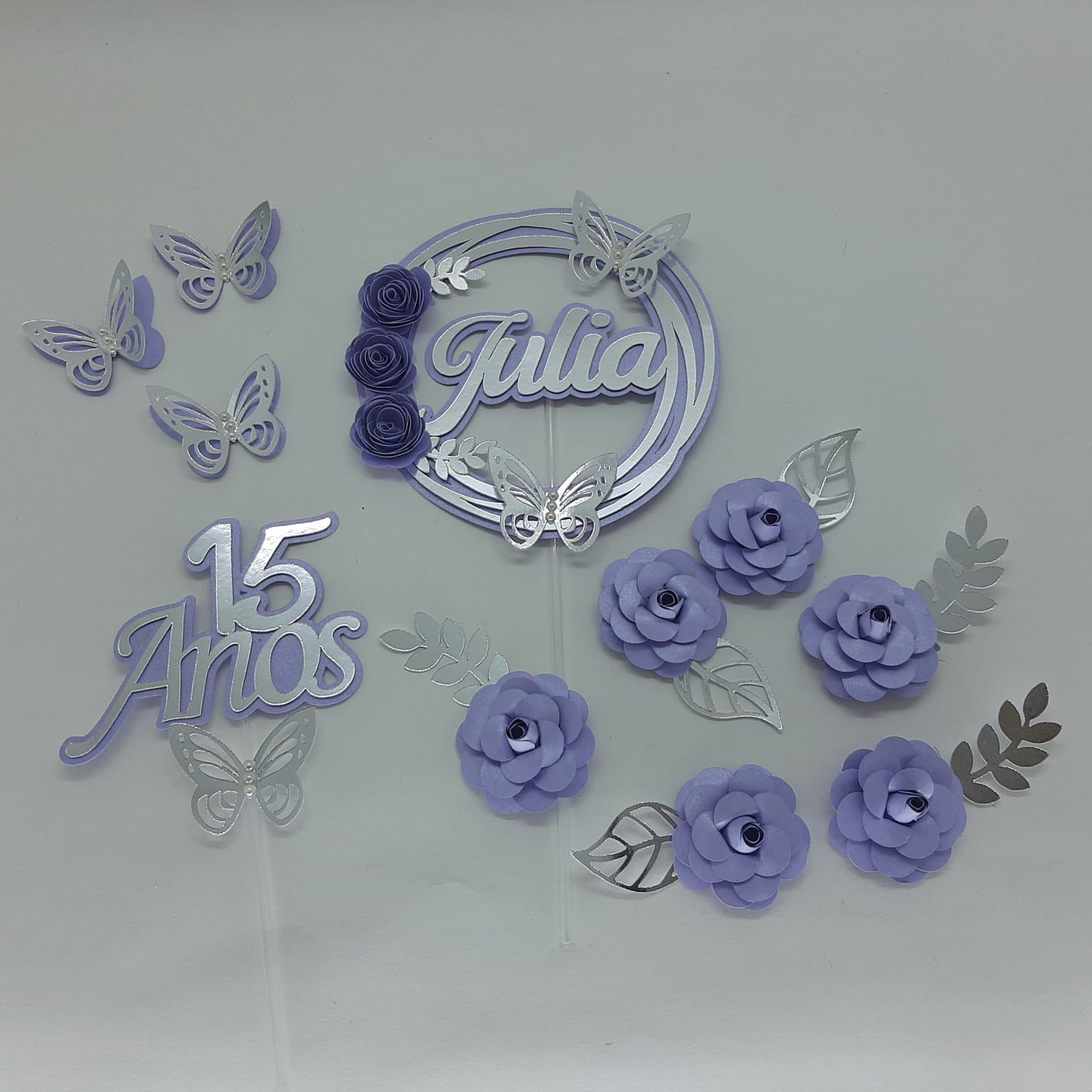 Topo de Bolo 15 anos Flores e Borboletas Lilás personalizado