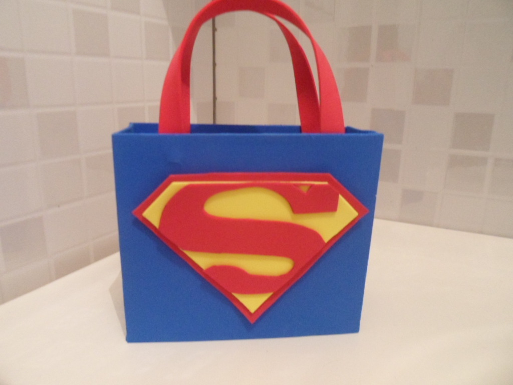 superman the missing link in american Superman is the most powerful being on planet earth, an alien immigrant named kal-el from the planet krypton who was raised in smallville, kansas, to become an american superhero. superman the missing link in american Superman is the most powerful being on planet earth, an alien immigrant named kal-el from the planet krypton who was raised in smallville, kansas, to become an american superhero.