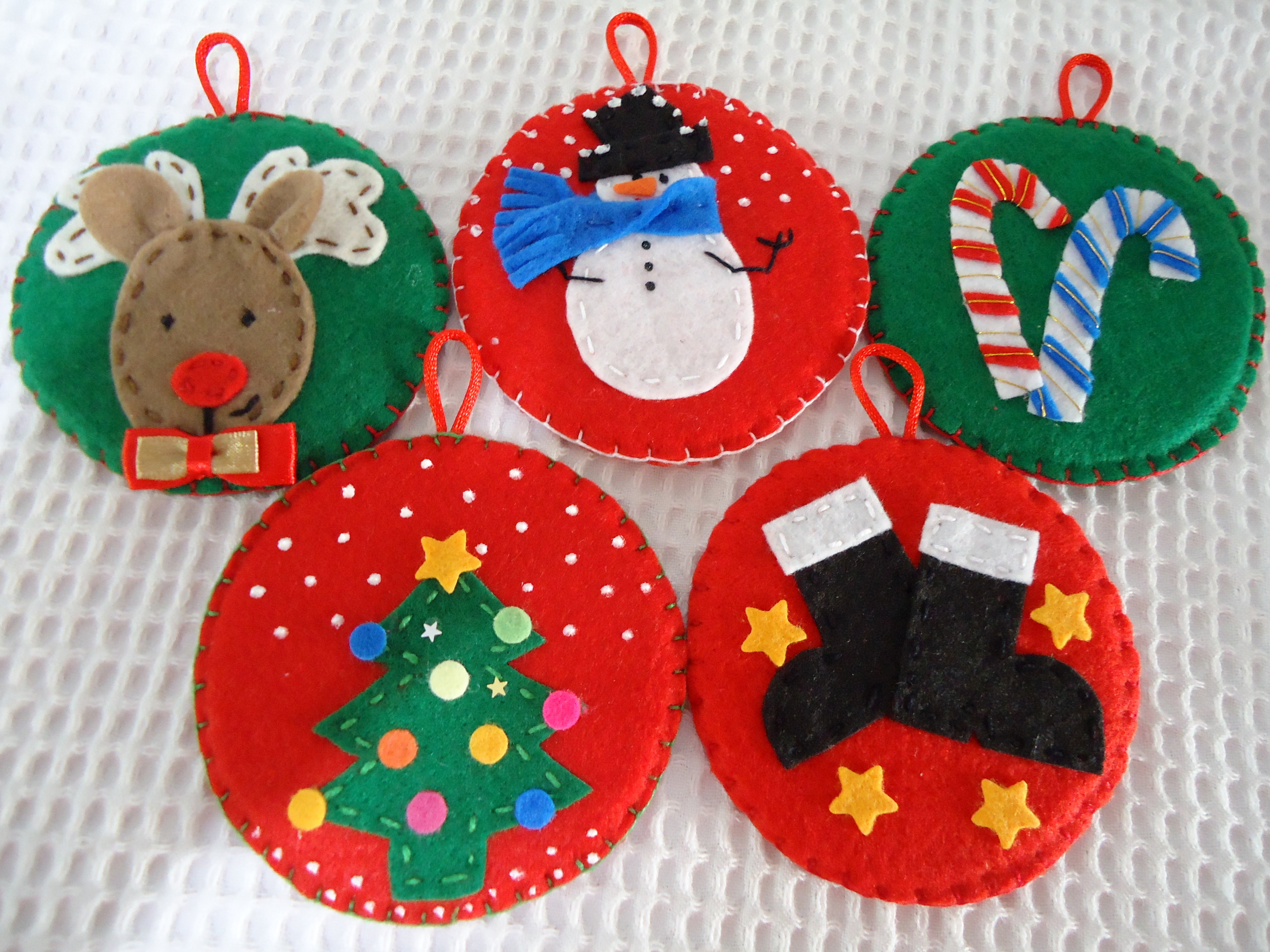 Enfeite De Natal Em Feltro com Cart u00e3o Ateli u00ea Feltro em Foco Elo7 Enfeite De Natal ~ Enfeite De Natal Em Feltro com Cart u00e3o Ateli u00ea Feltro em Foco Elo7