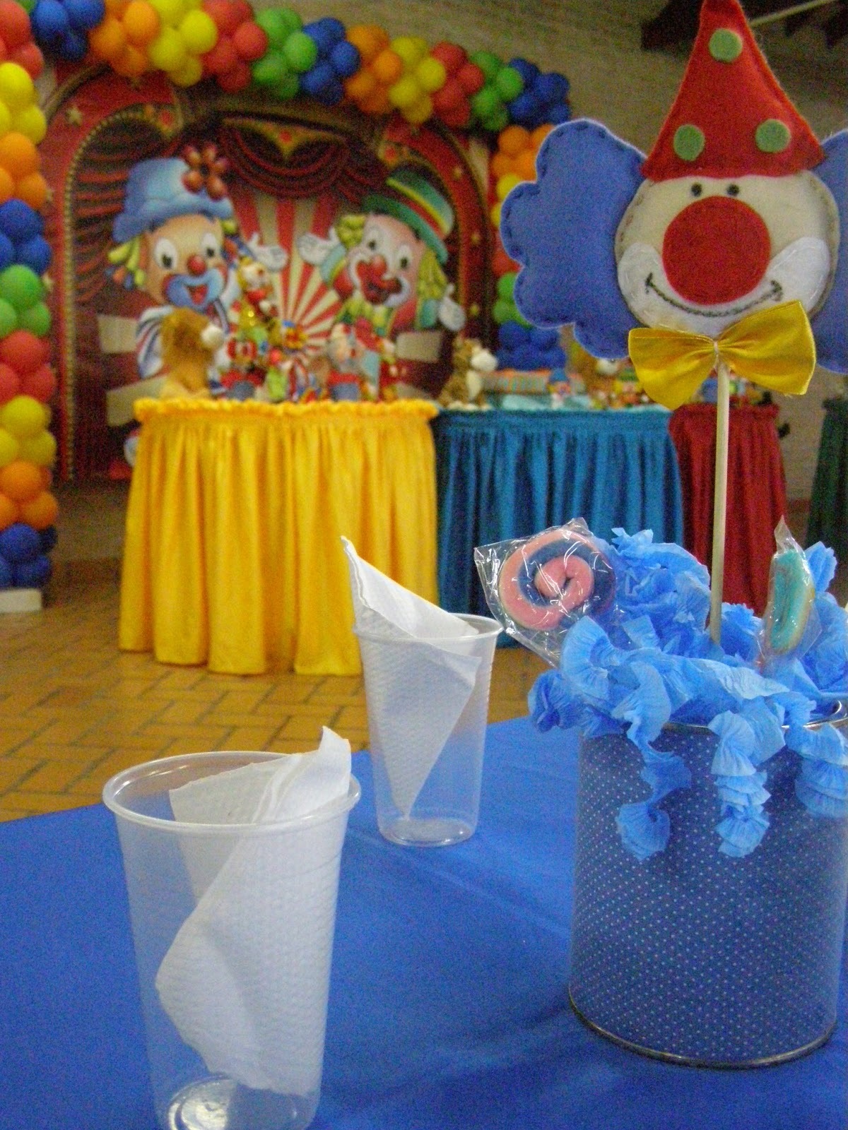 Enfeite de mesa palhacinho By Joyce Feito a m u00e3o Elo7 Enfeite De Lata ~ Enfeite de mesa palhacinho By Joyce Feito a m u00e3o Elo7