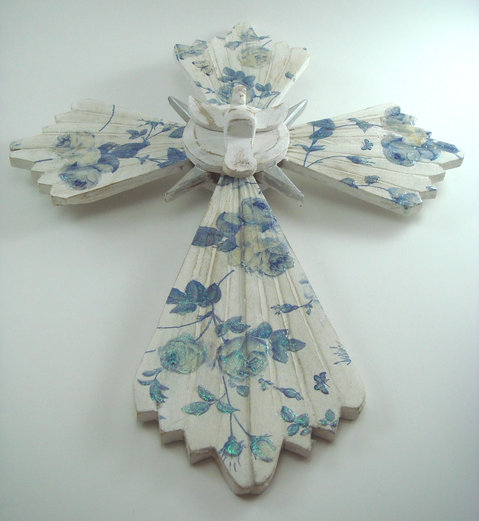 Crucifixo com Divino Espírito Santo Loucos por Mimos Elo7 Aparador Mesa De Vidro ~ Crucifixo com Divino Espírito Santo Loucos por Mimos Elo7