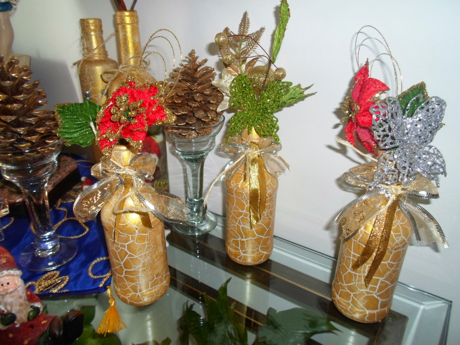 Garrafa em craquel u00ea lisa de natal Artes da Vida 2 Artesanatos Elo7 -> Decorar Garrafa De Vidro Para Natal Garrafa em craquel u00ea lisa de natal Artes da Vida 2 Artesanatos Elo7 -> Decorar Garrafa De Vidro Para Natal