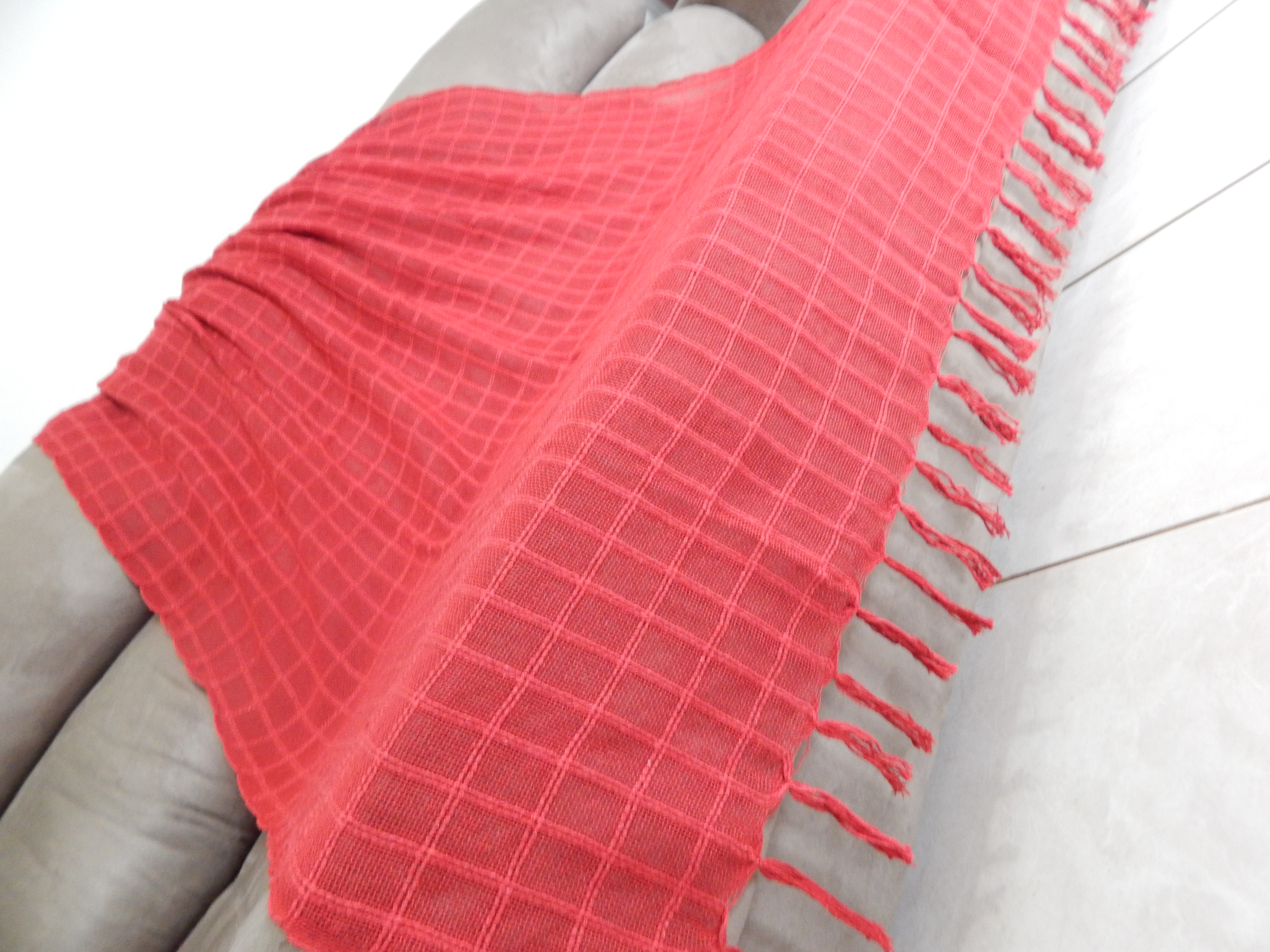 sofa vermelho manta manta para sof 225 vermelho isalu artesanatos elo7 sofa vermelho manta manta para sof 225 vermelho isalu artesanatos elo7