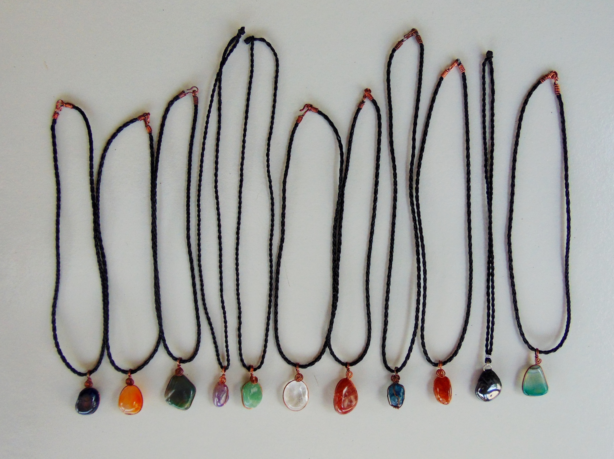 Colar de pedra pingente Tá Tendo Artesanato Hippie Elo7 Aparador Retro Mdf ~ Colar de pedra pingente Tá Tendo Artesanato Hippie Elo7