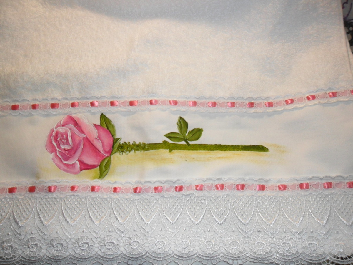 toalha de rosto rosa