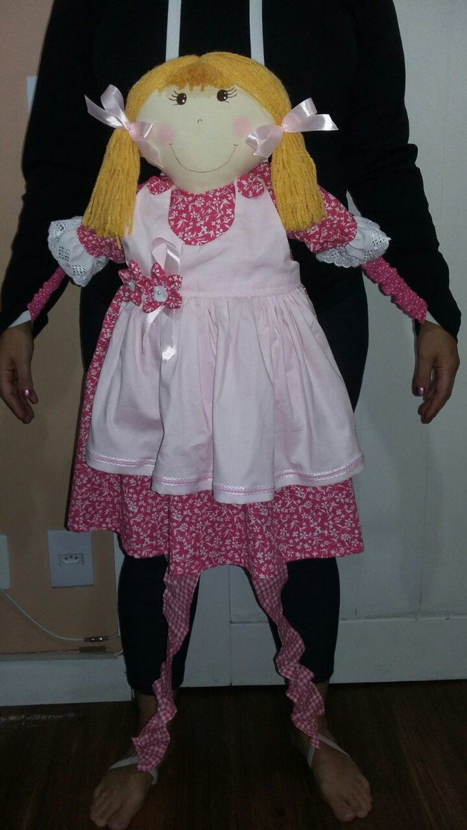 Descrición da boneca e da historia da boneca Descrición da boneca e da historia da boneca