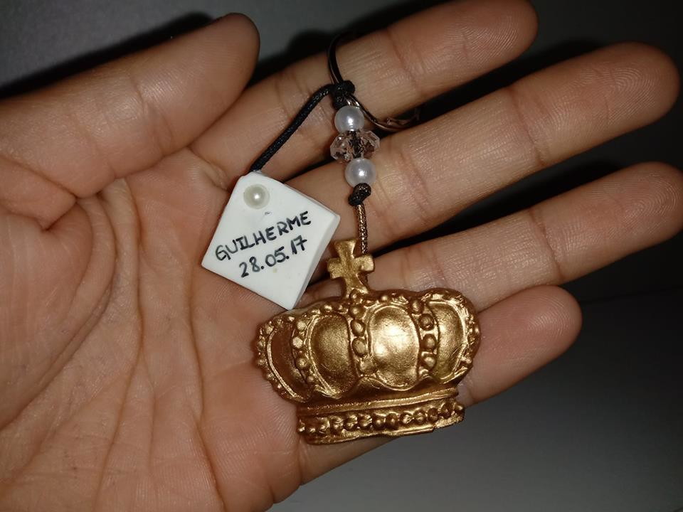 Video porno caseiro de mulher se masturbando Chaveiro coroa de biscuit