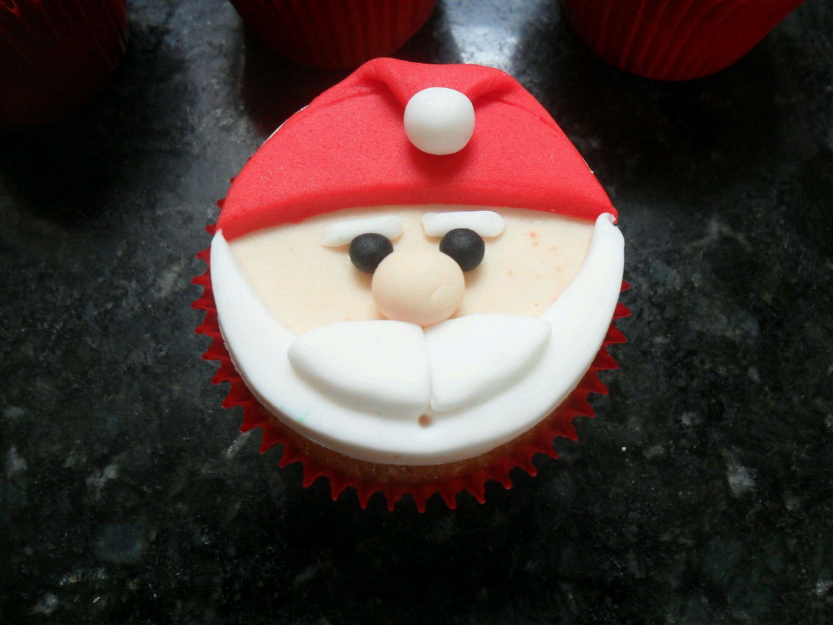 Cupcake Papai Noel no Elo7 Leisy Doces (A3992C)