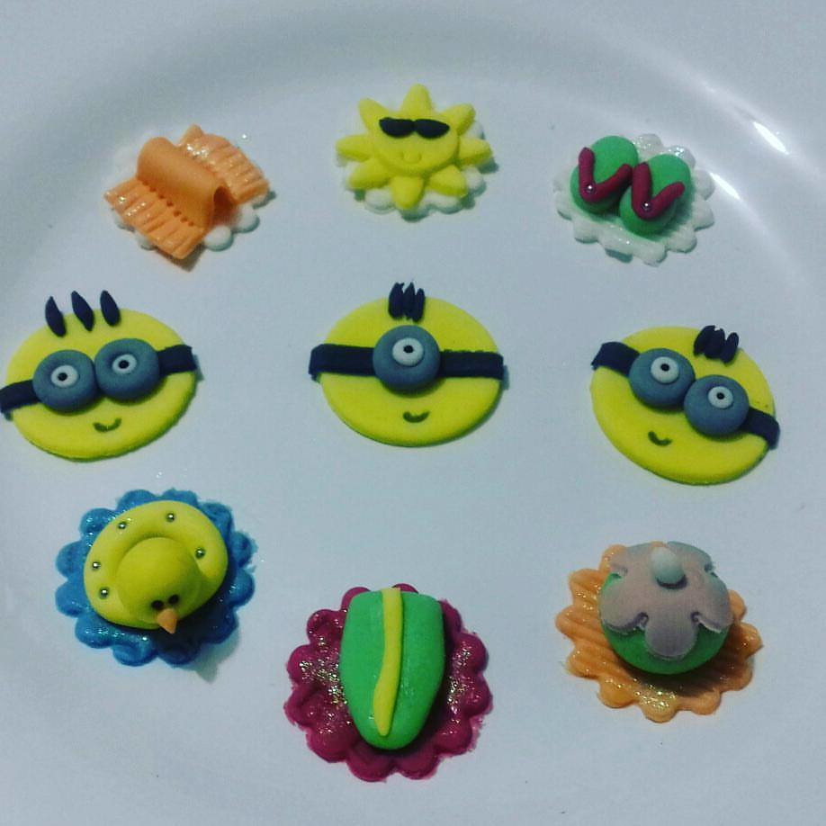 Aplique pasta americana Minion na praia no Elo7 Doces Márcia