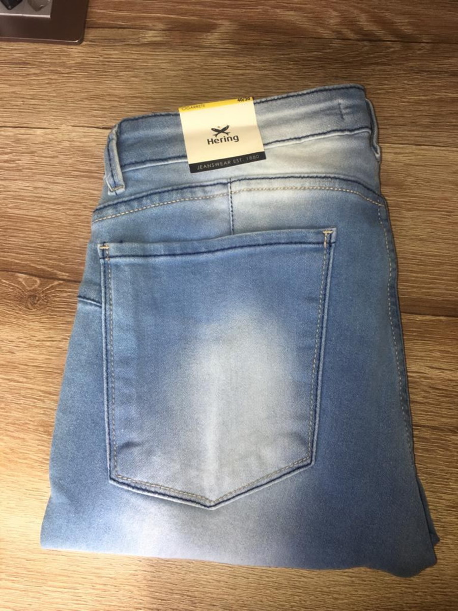 calça jeans flare hering