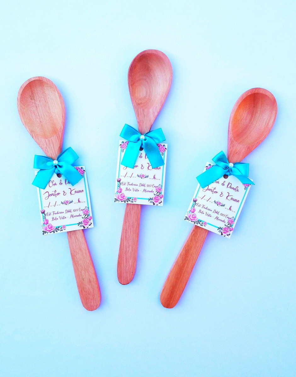 Colher de pau lembrancinha para chá de cozinha tema tropical, chá de panela, tema tropical ou outros. Disponível no Elo7/ Mimos e Lembrancinhas de Festa